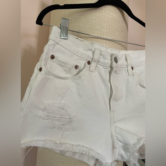 Levi’s 501 Shorts - White - 26 - Picture 4 of 8